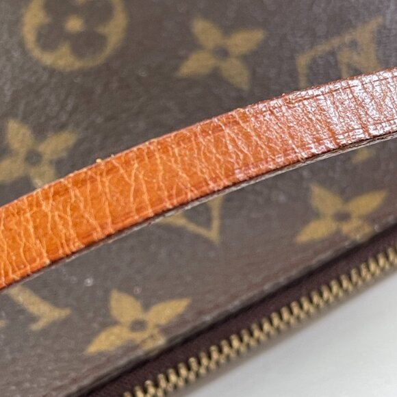 Louis Vuitton Monogram Pochette Accessoires Pouch (2220) - Picture 5 of 12